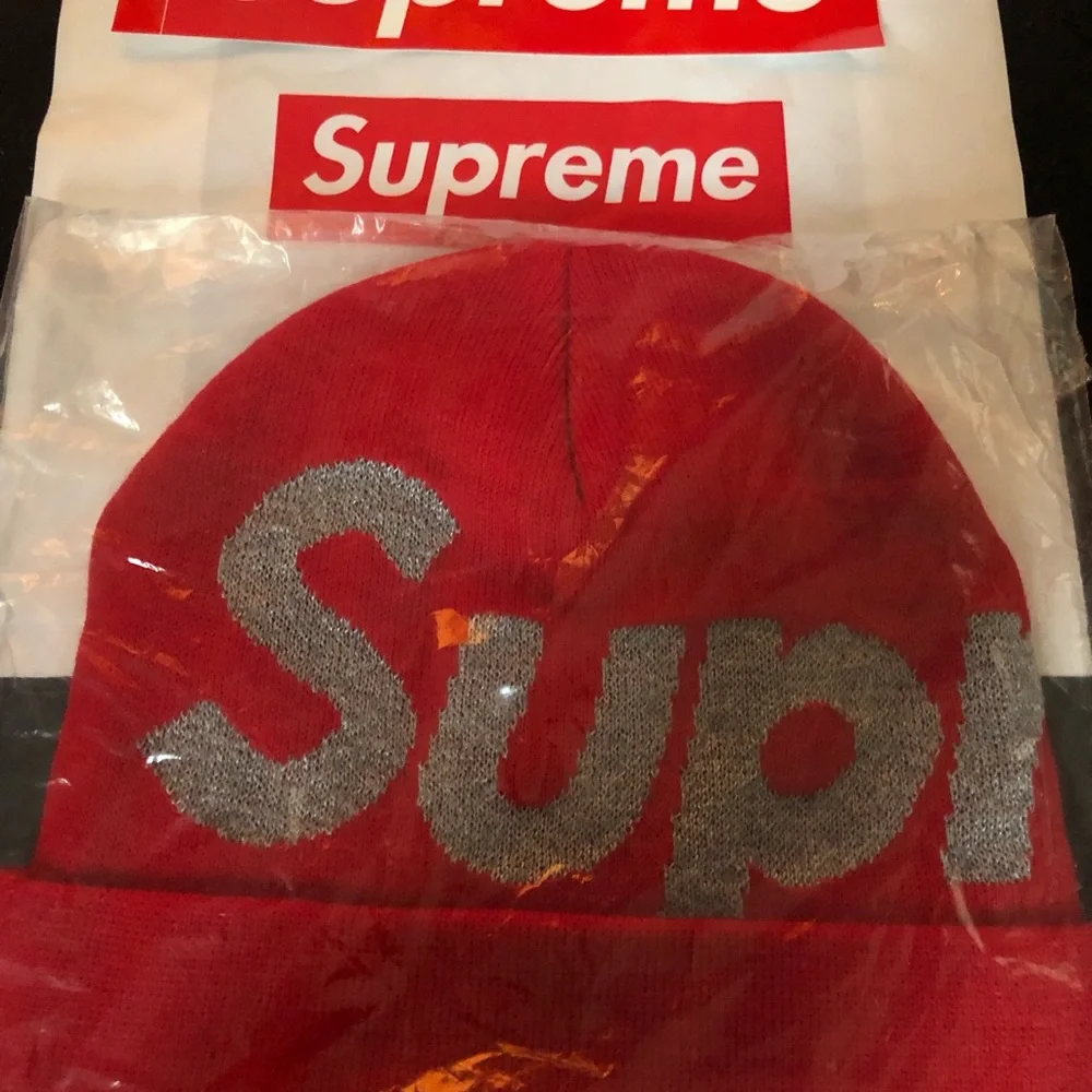 Supreme Red 3M Beanie